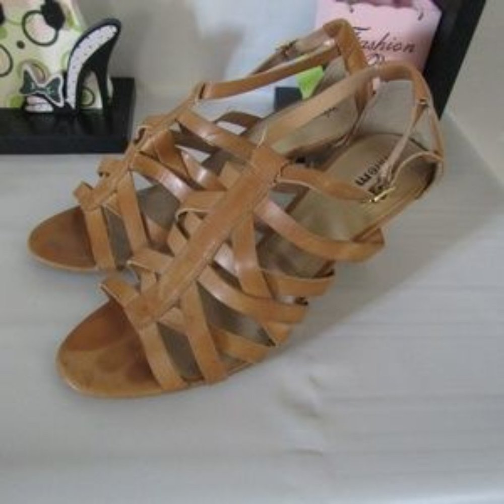 White Mountain Heel Strappy Sandals - Picture 4 of 6